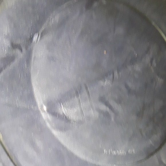 Indonesian plate w/ 3 crosses - Picture 3 of 6